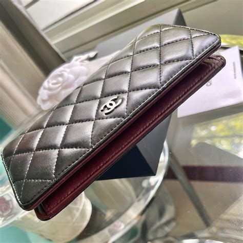 chanel long bi fold porte yen|CHANEL.